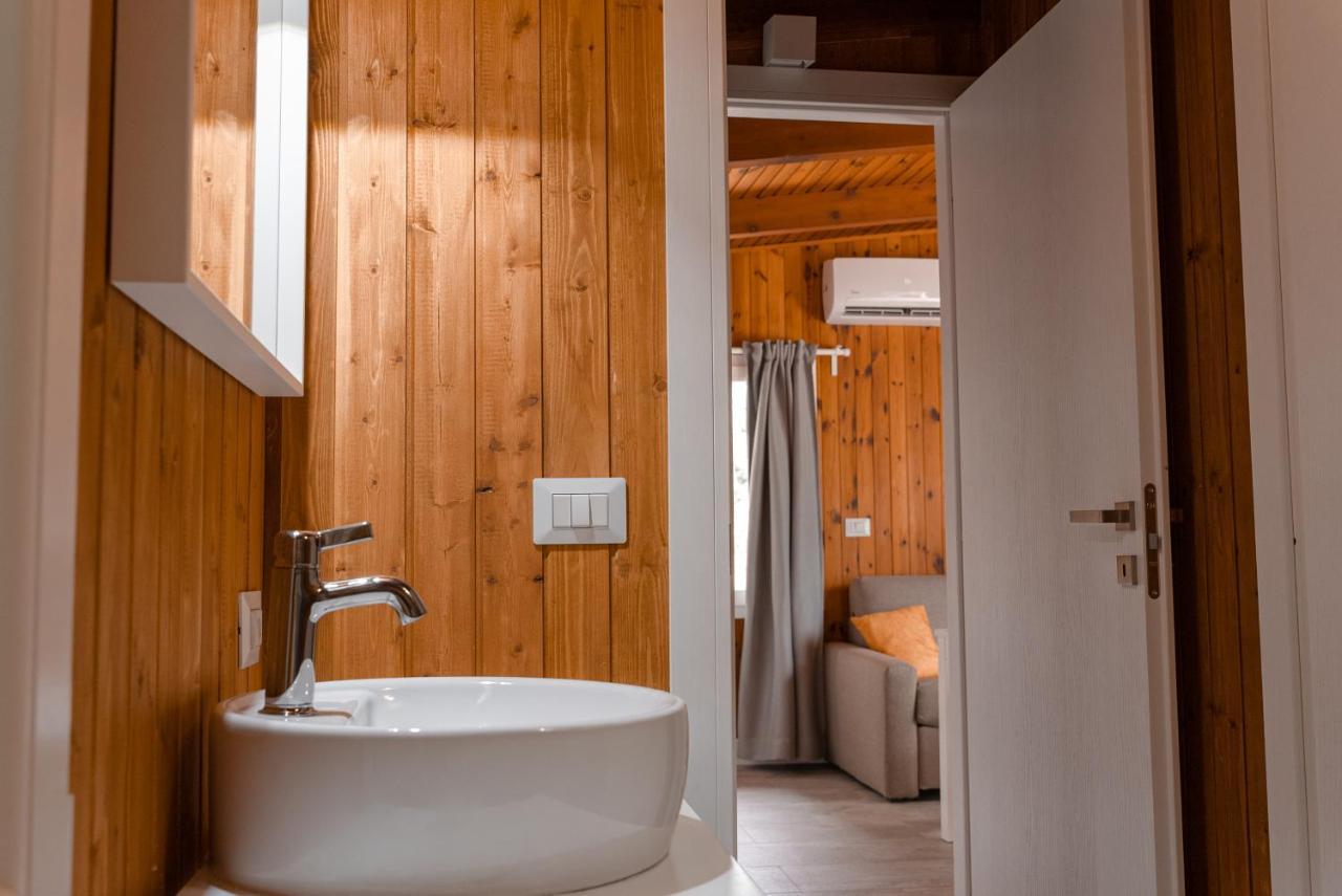 Chalet Alessandrini - Private Lakeside Beach Tenna Exterior foto