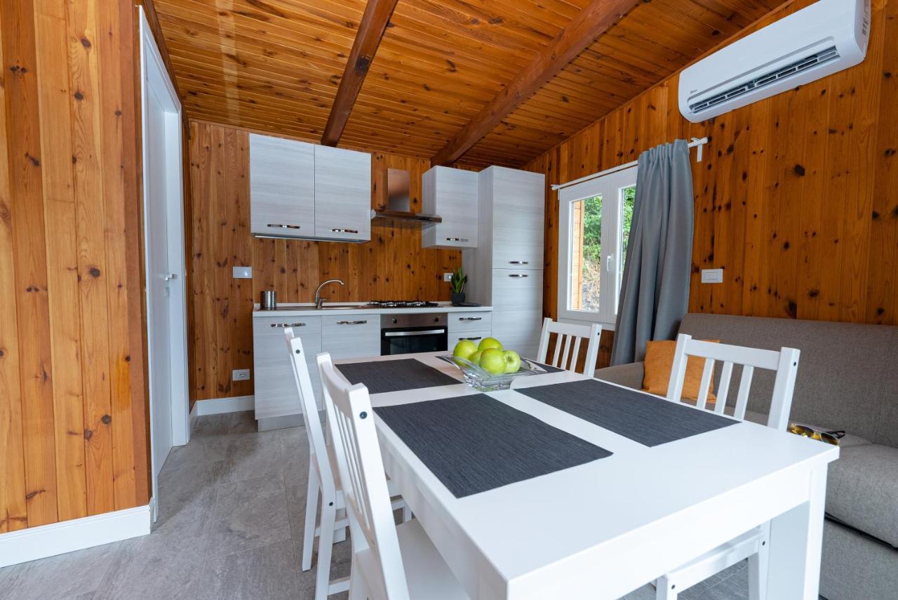 Chalet Alessandrini - Private Lakeside Beach Tenna Exterior foto